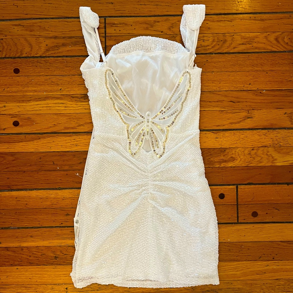 Lucy In The Sky NWT White Sequin Dress W/ Butterfly Sequined in White Gold🦋🦋